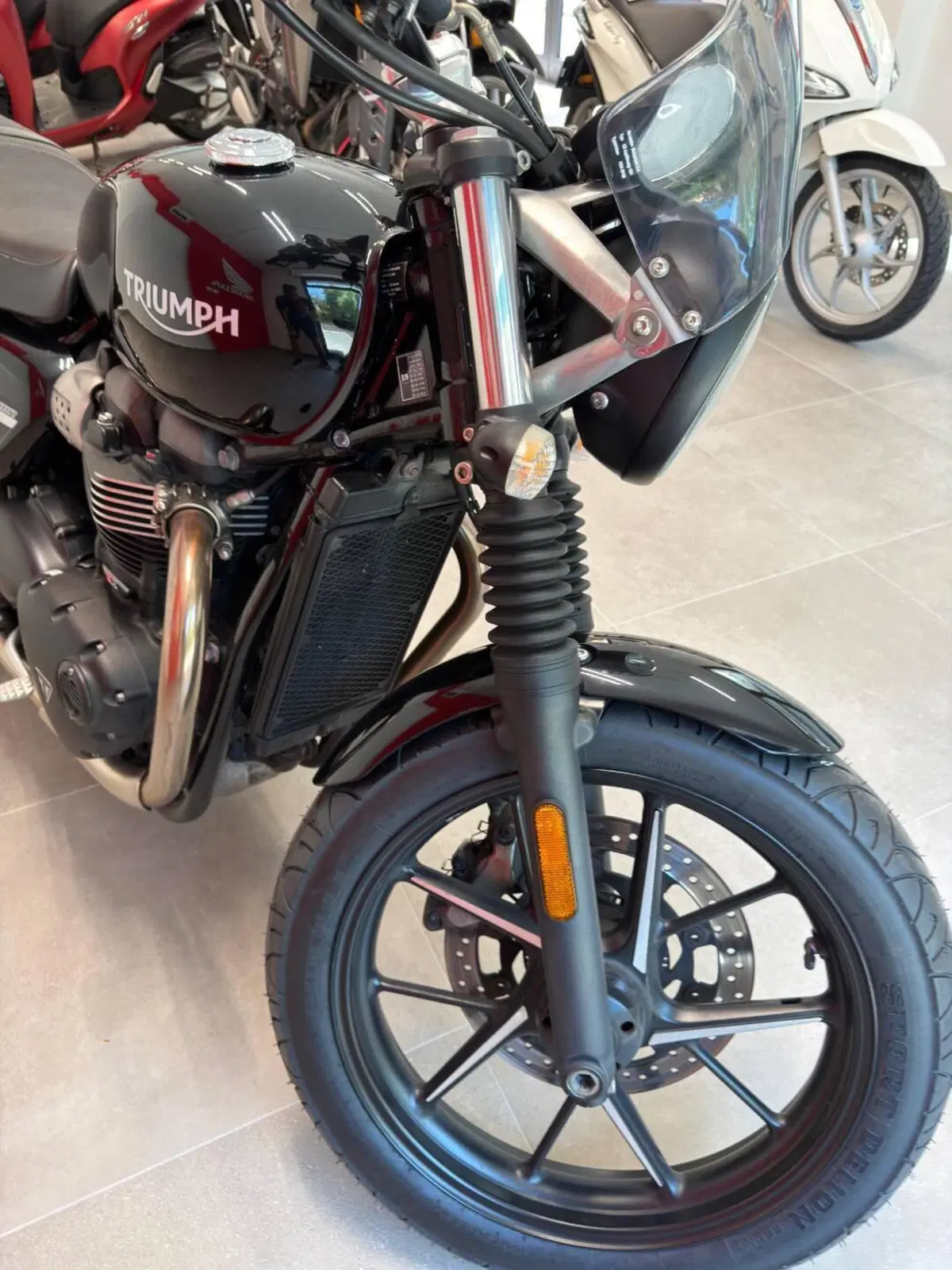 Triumph Street Twin 900 (2019 - 20) (4)