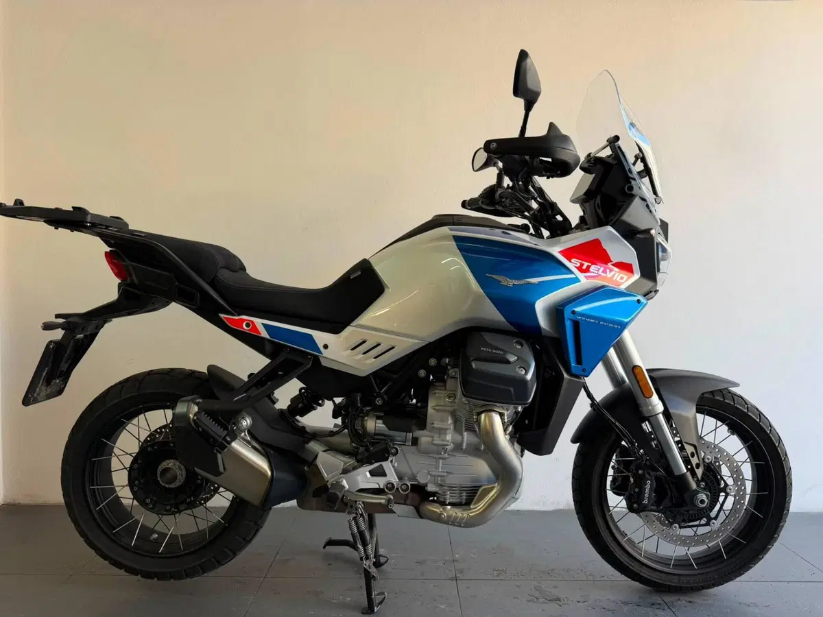 Moto Guzzi Stelvio Duecento Tributo (2025 - 26)