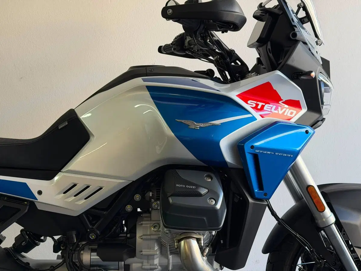 Moto Guzzi Stelvio Duecento Tributo (2025 - 26) (4)