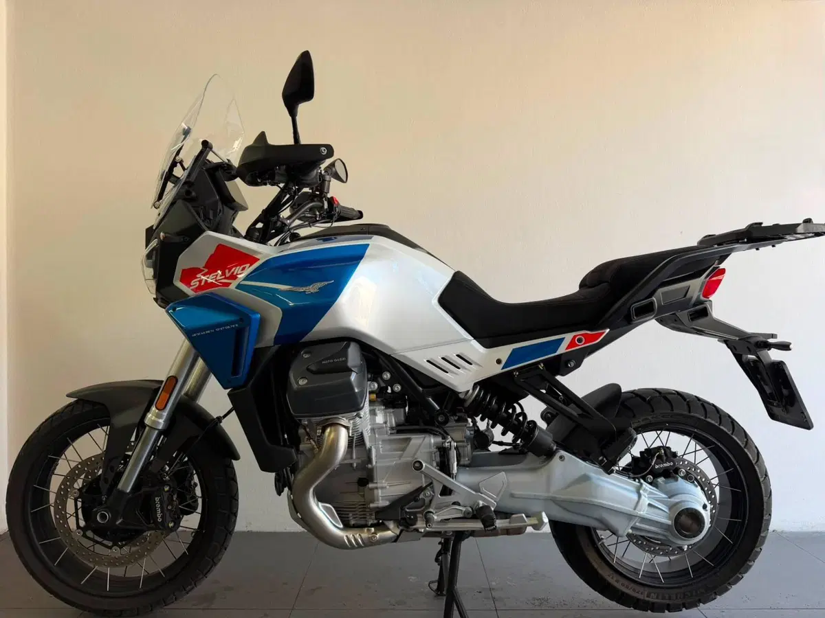 Moto Guzzi Stelvio Duecento Tributo (2025 - 26) (7)