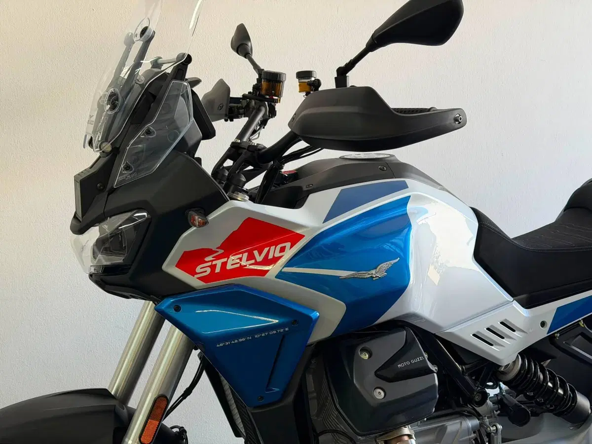 Moto Guzzi Stelvio Duecento Tributo (2025 - 26) (8)