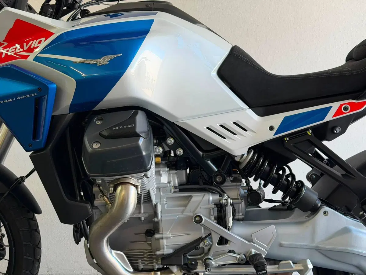 Moto Guzzi Stelvio Duecento Tributo (2025 - 26) (9)