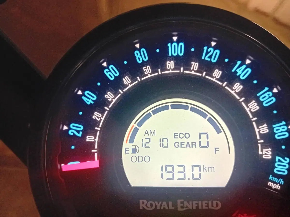 Royal Enfield Super Meteor 650 (2023 - 26) (5)