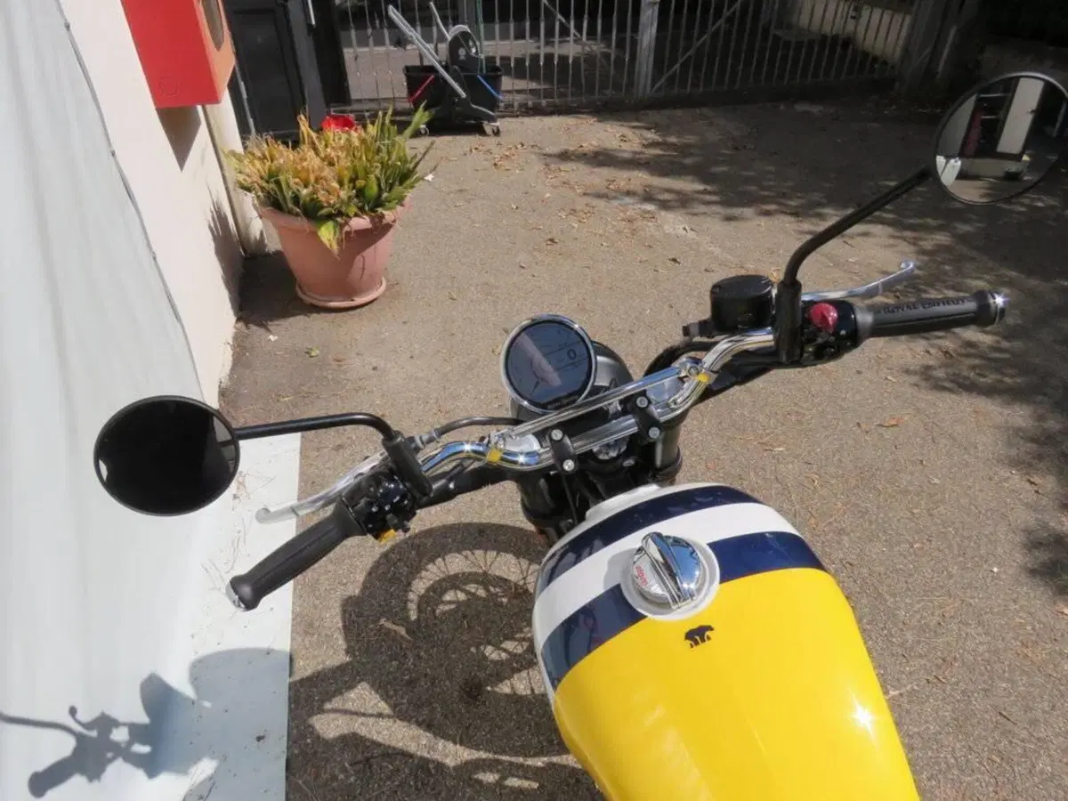 Royal Enfield Interceptor 650 (2021 - 26) (12)