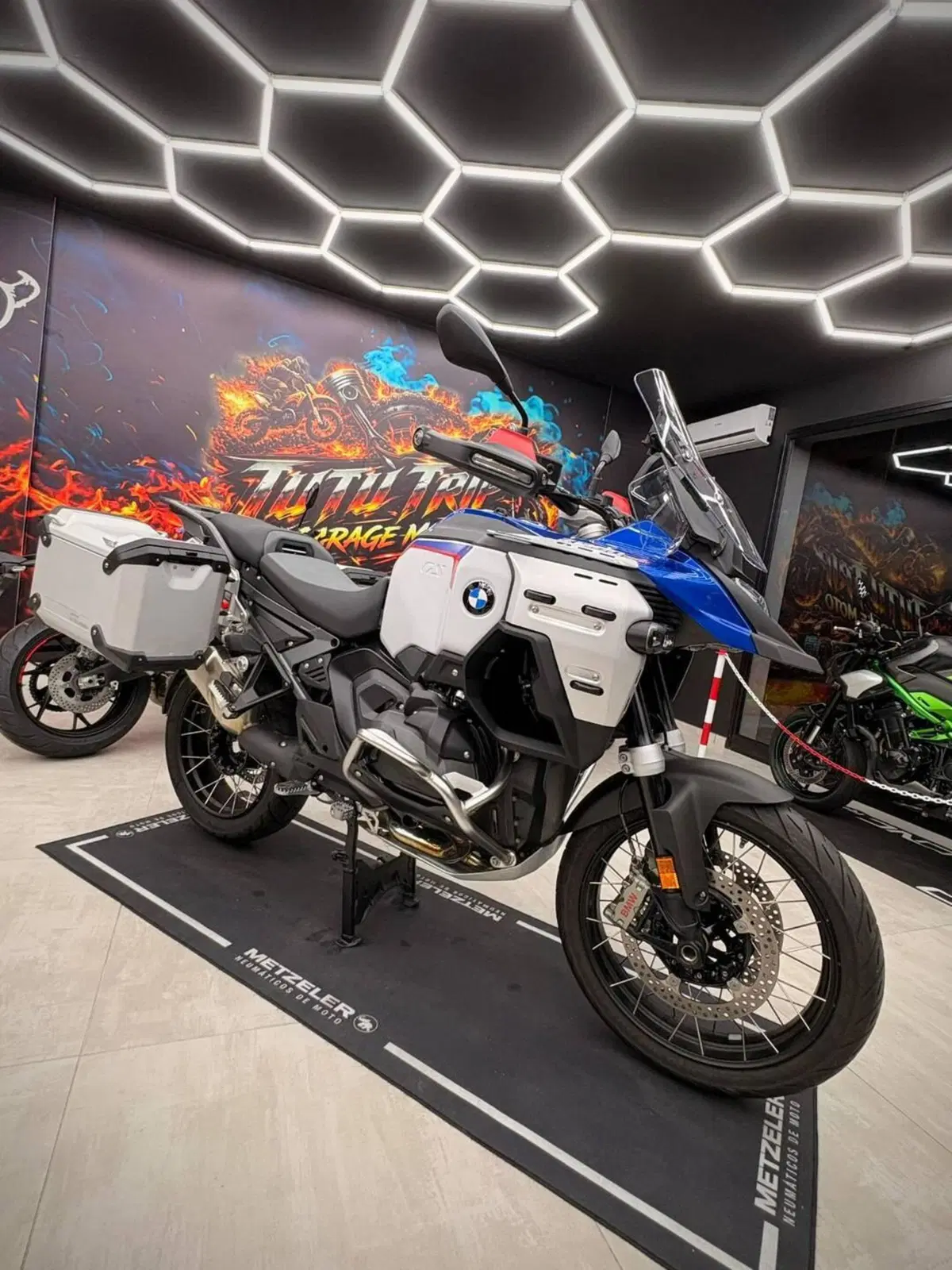 Bmw R 1300 GS Trophy (2023 - 26) (3)