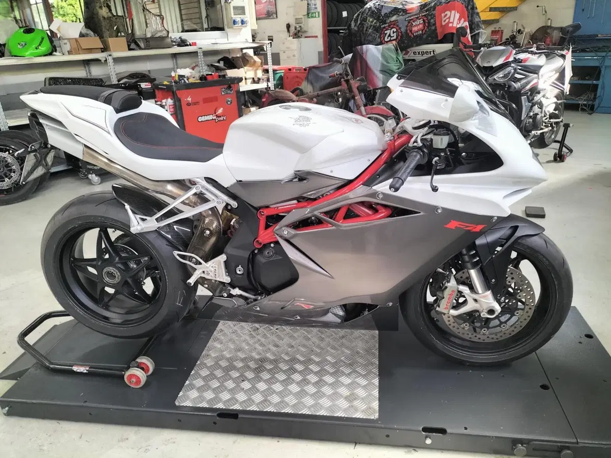 MV Agusta F4 1000 (2010 - 15) (4)