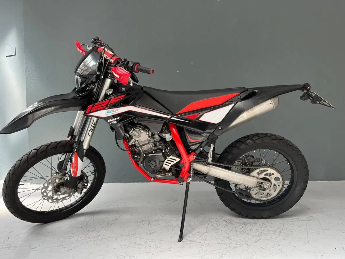 Betamotor RR 125 4T Enduro LC (2018 - 20) (2)