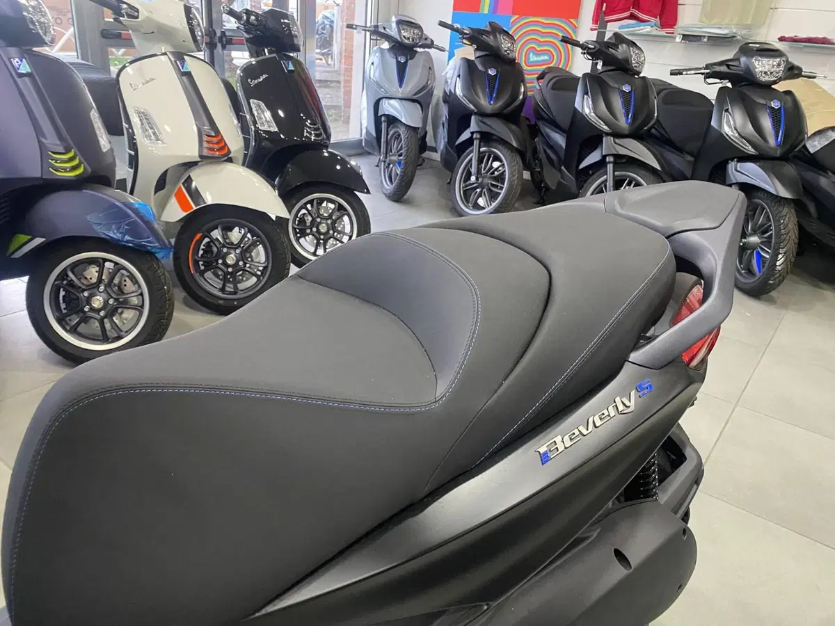 Piaggio Beverly 310 (2025 - 26) (5)