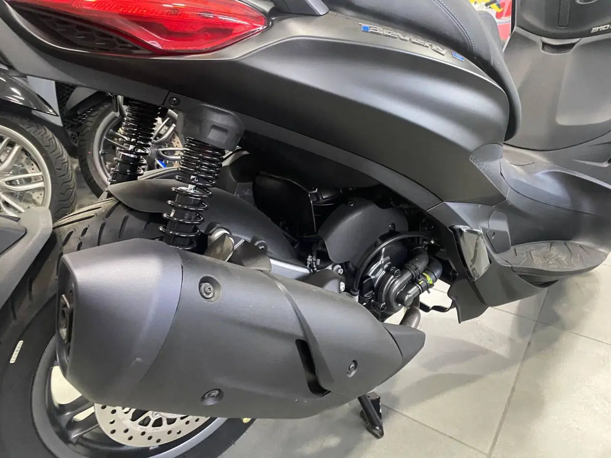 Piaggio Beverly 310 (2025 - 26) (6)
