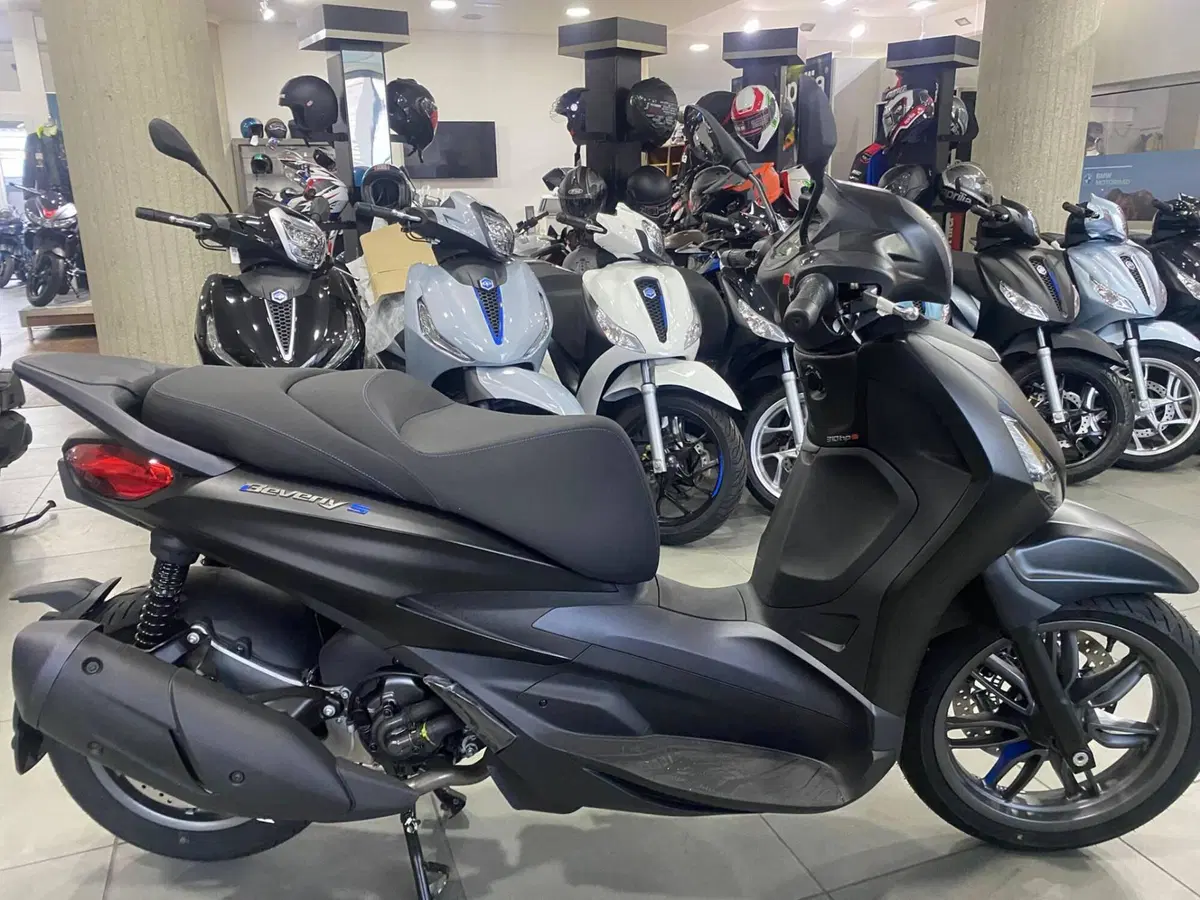 Piaggio Beverly 310 (2025 - 26) (2)