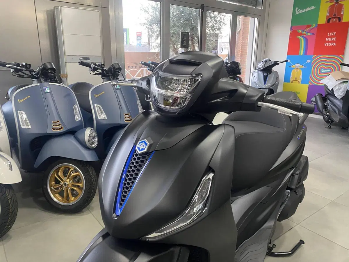 Piaggio Beverly 400 S (2025 - 26) (3)