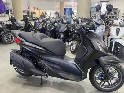 Piaggio Beverly 400 S (2025 - 26) usata