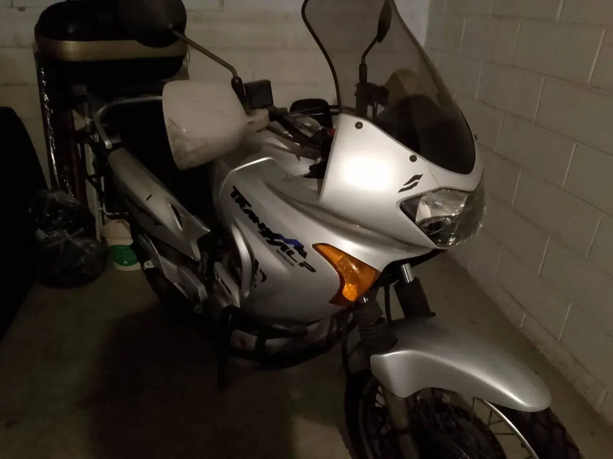 Honda Transalp XL 650V (2000 - 04) (2)