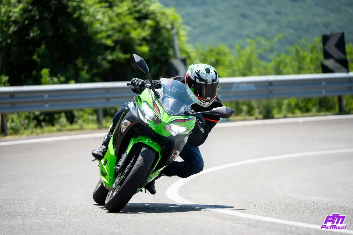 Kawasaki Ninja 400 Performance (2023) (5)