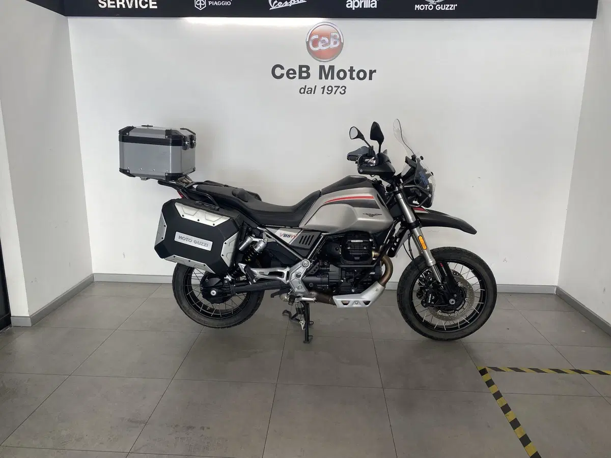 Moto Guzzi V85 TT Travel (2021 - 23)