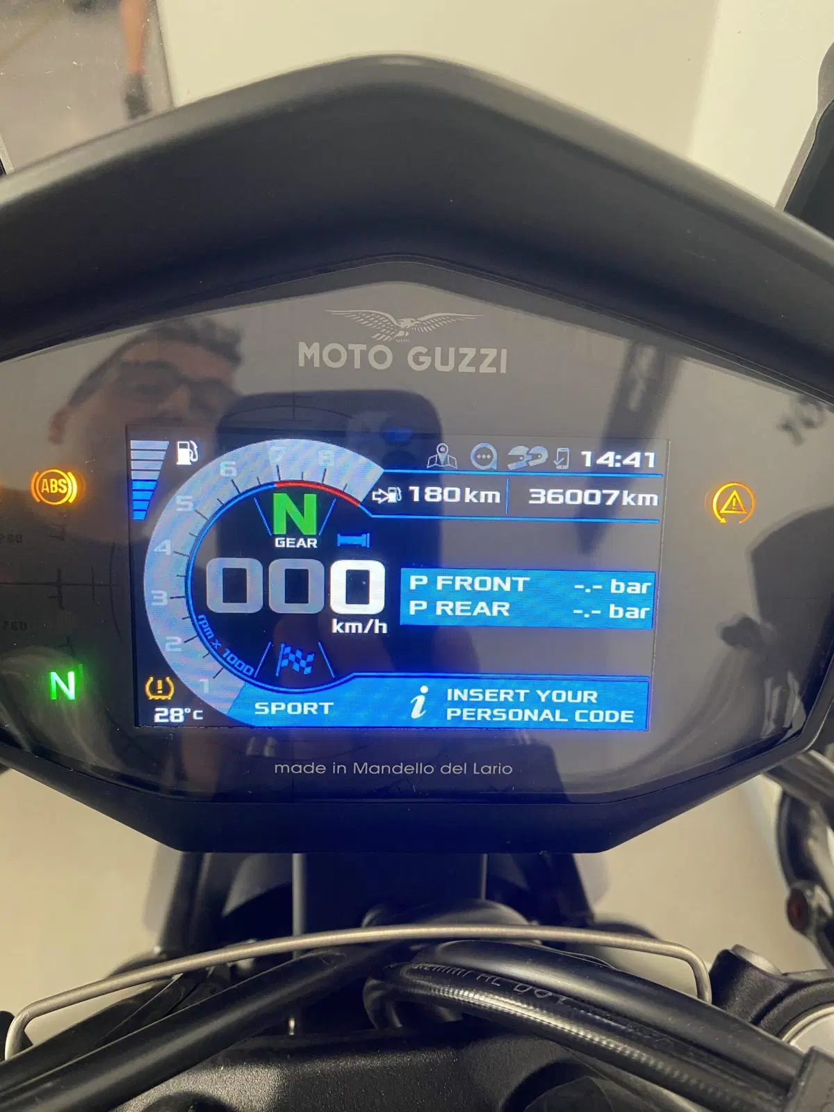 Moto Guzzi V85 TT Travel (2021 - 23) (5)