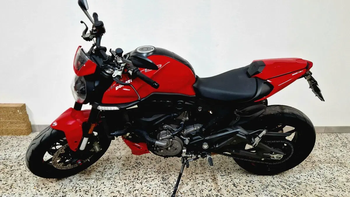 Ducati Monster 937 + (2021 - 25) (2)