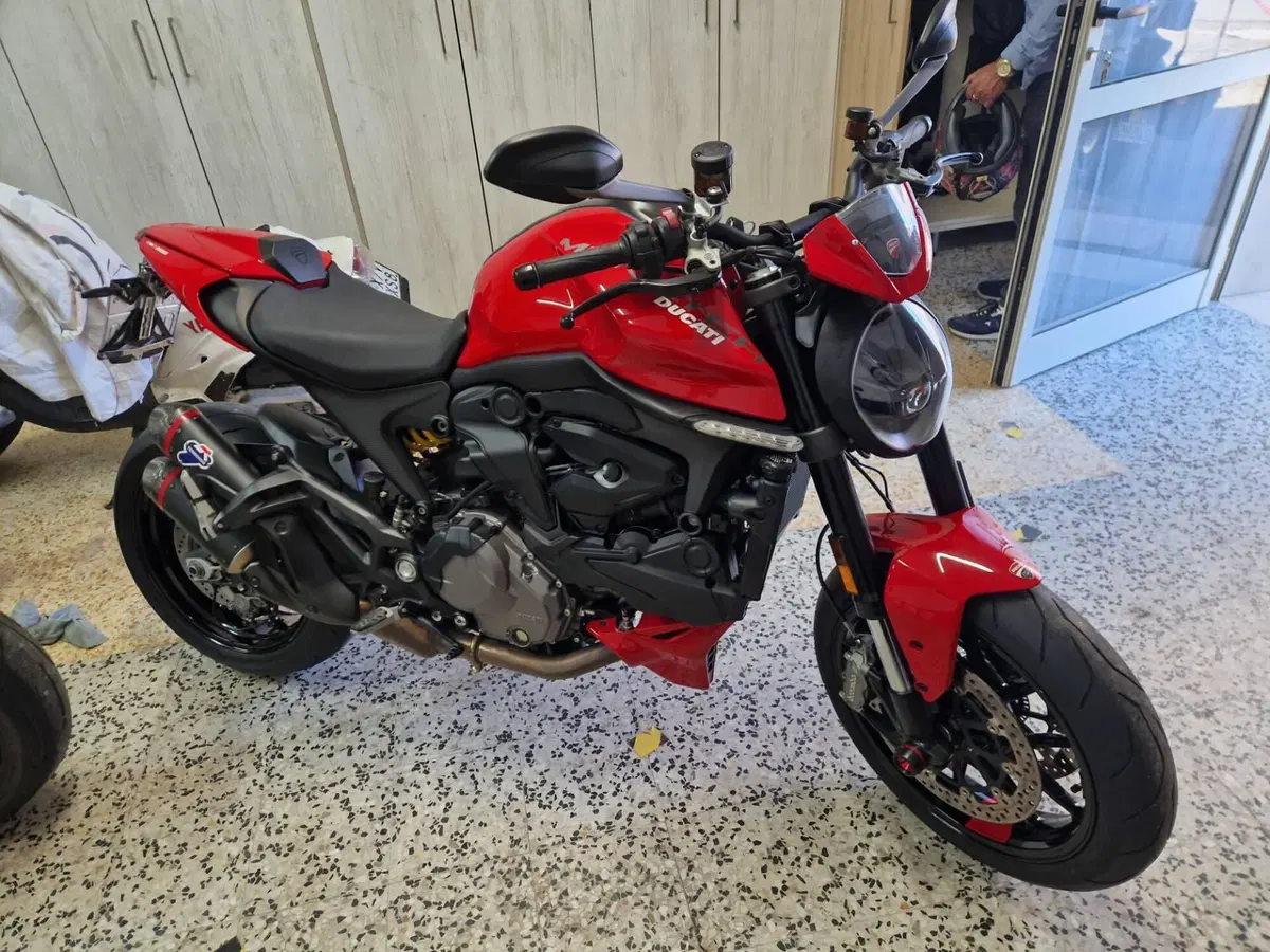 Ducati Monster 937 + (2021 - 25) (10)