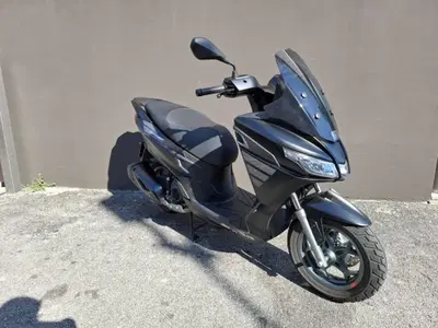 Aprilia SXR 50 (2021 - 26) usata