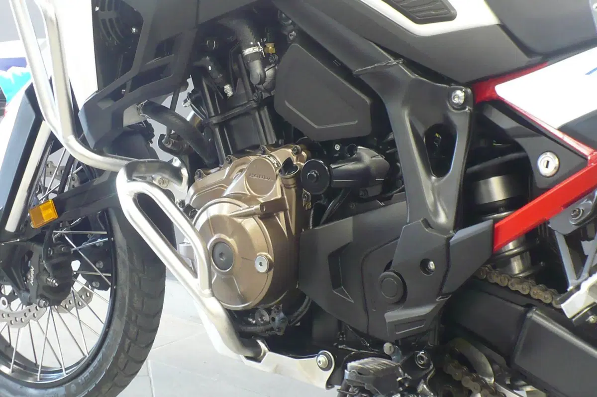 Honda Africa Twin CRF 1100L ES DCT (2024 - 26) (9)