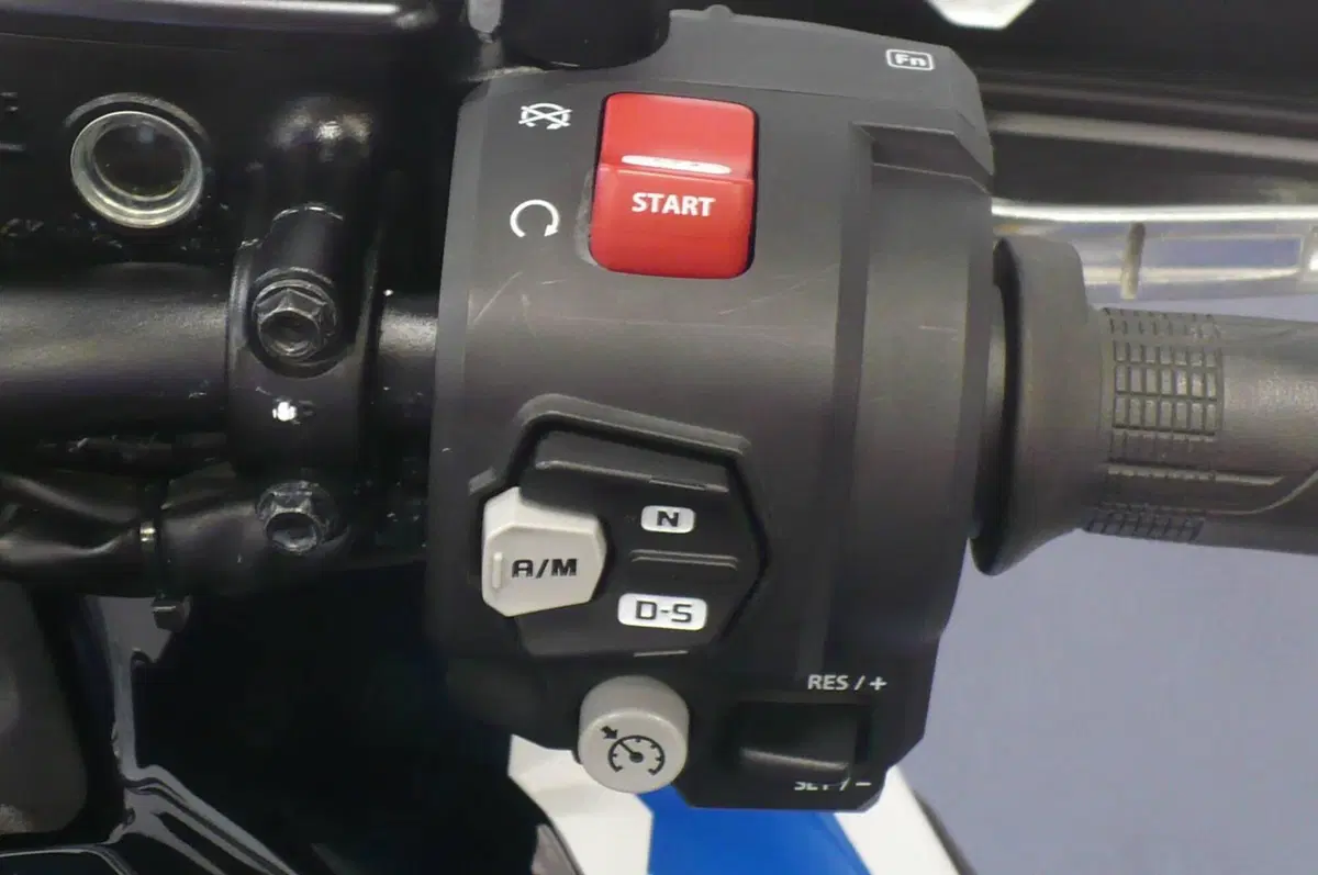Honda Africa Twin CRF 1100L ES DCT (2024 - 26) (11)