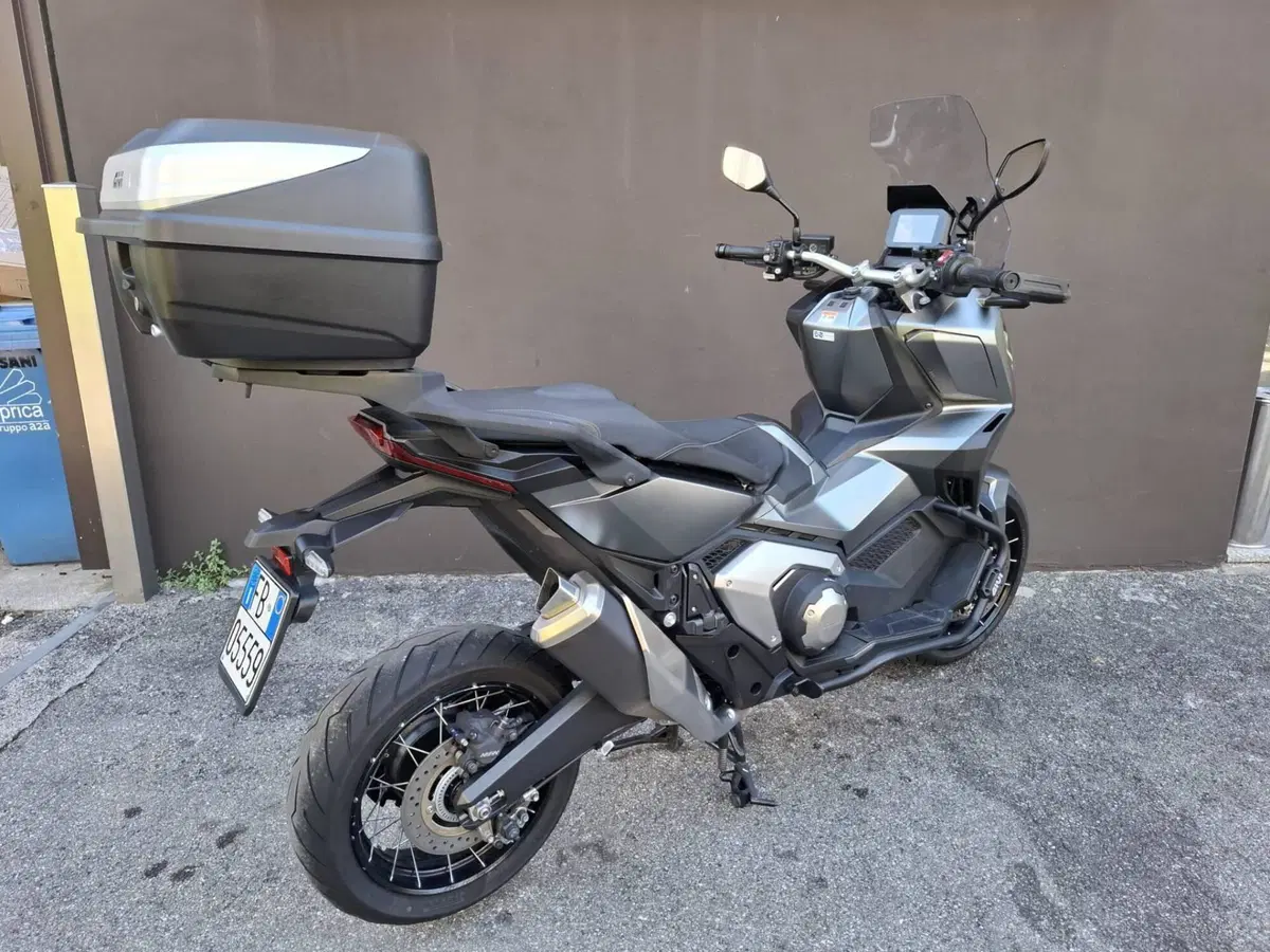 Honda X-ADV 750 DCT (2021 - 24) (2)