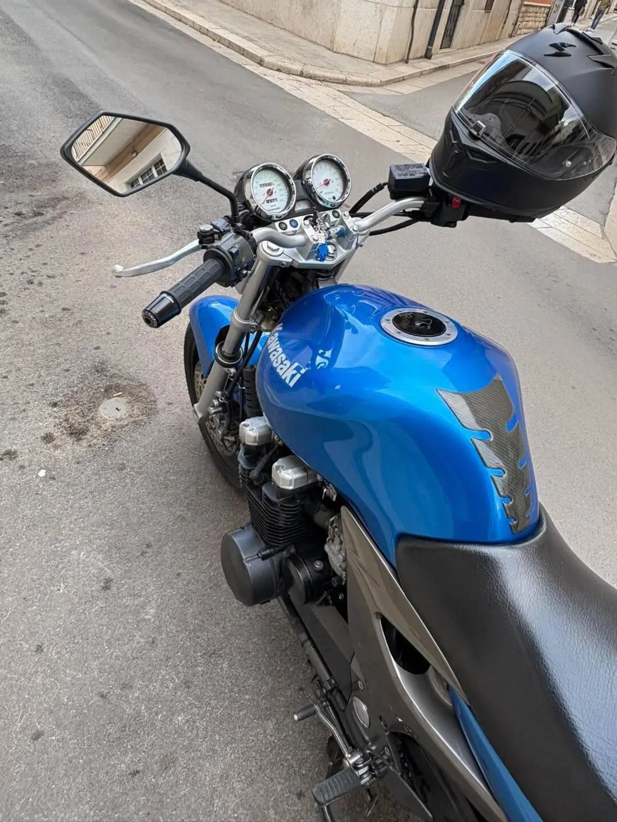 Kawasaki ZR7 (2)