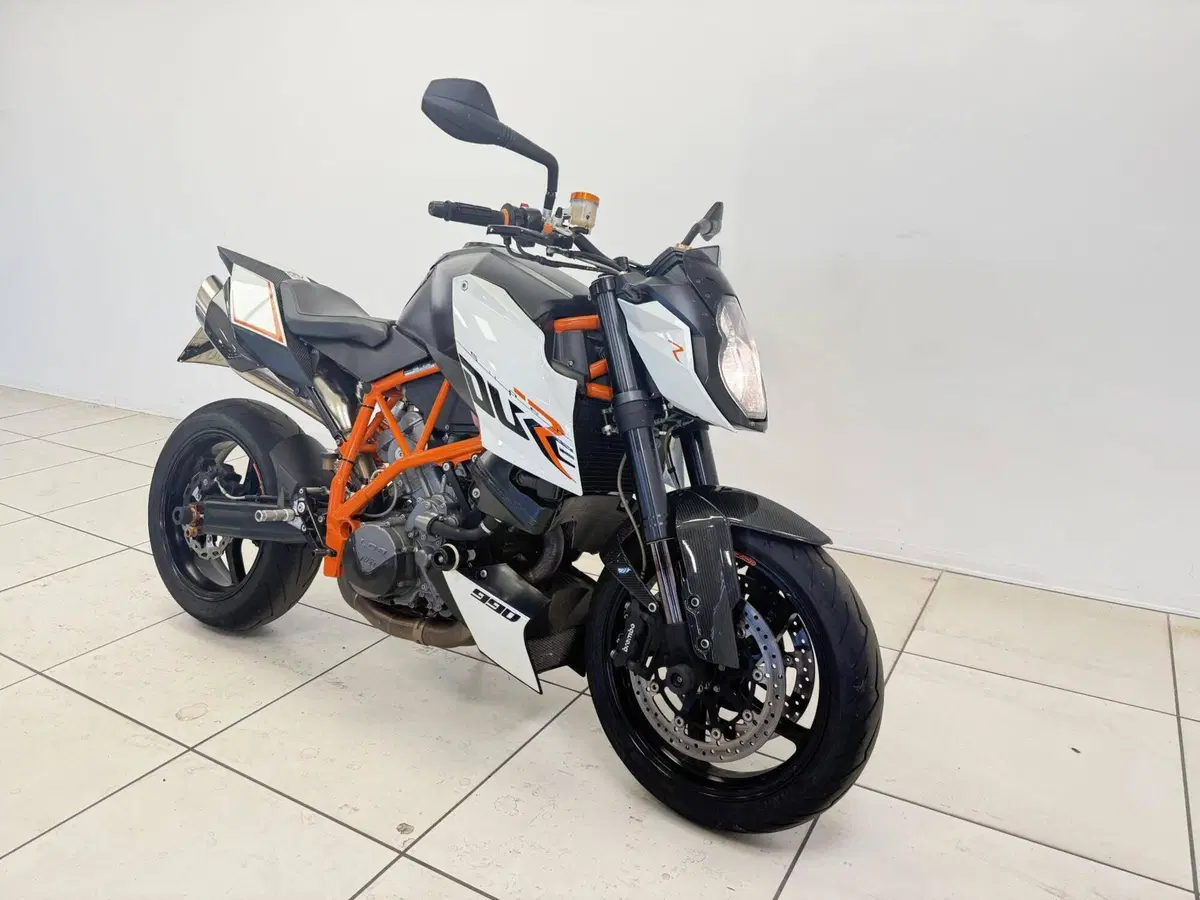 KTM 990 Super Duke R (2009 - 11) (4)
