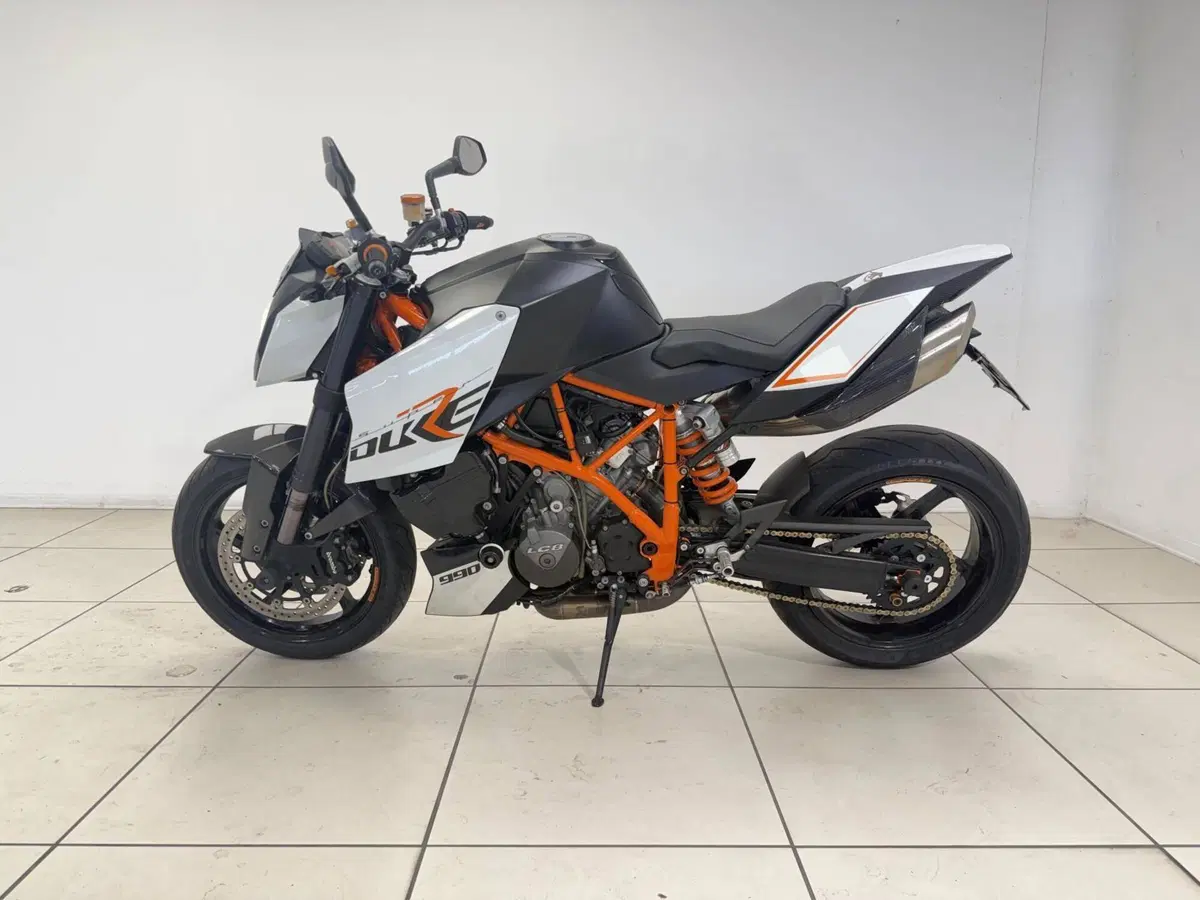 KTM 990 Super Duke R (2009 - 11) (5)