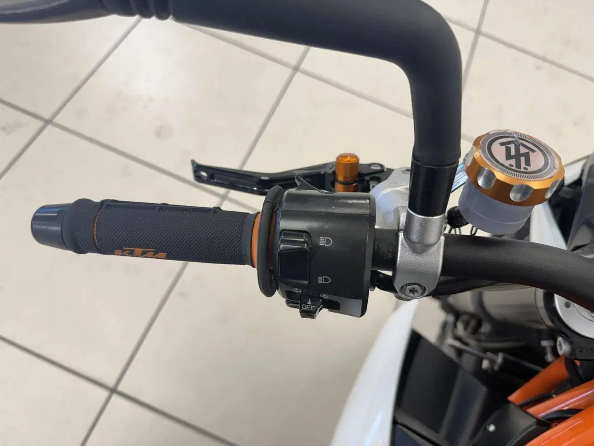 KTM 990 Super Duke R (2009 - 11) (10)