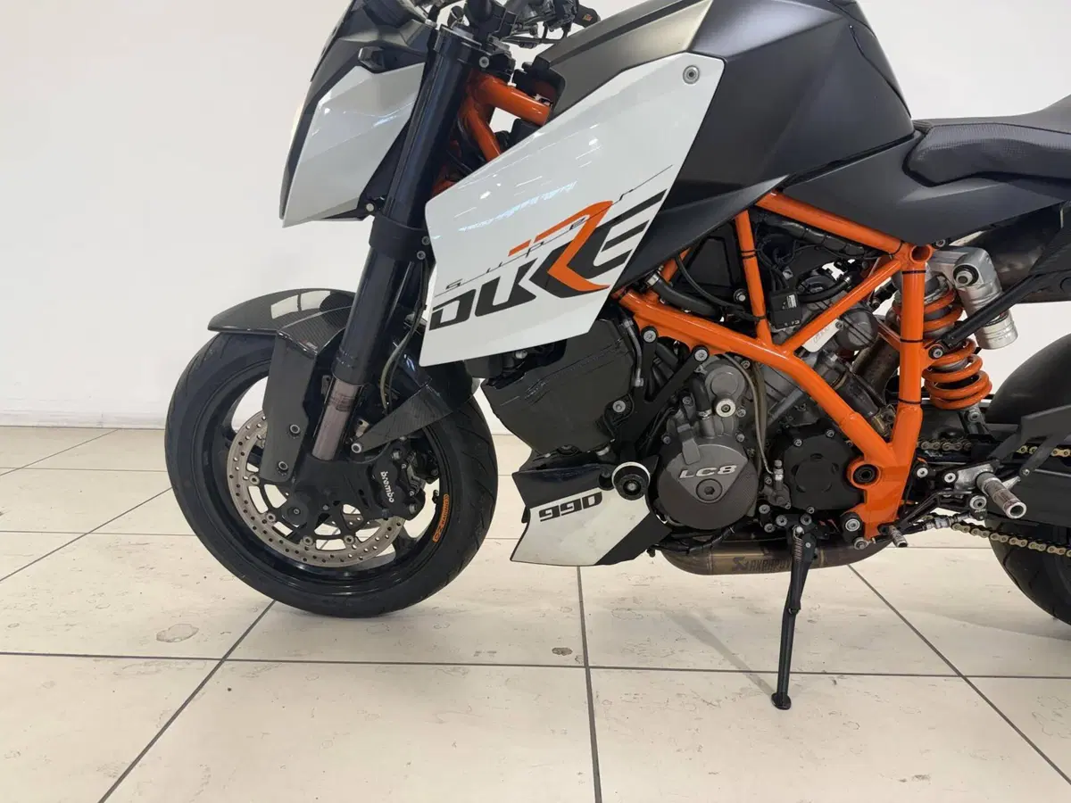 KTM 990 Super Duke R (2009 - 11) (13)
