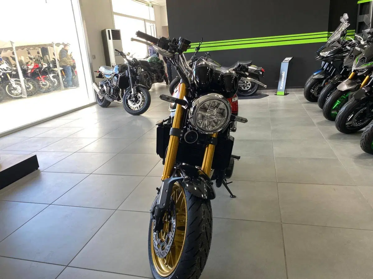Kawasaki Z 900 RS SE (2026) (5)