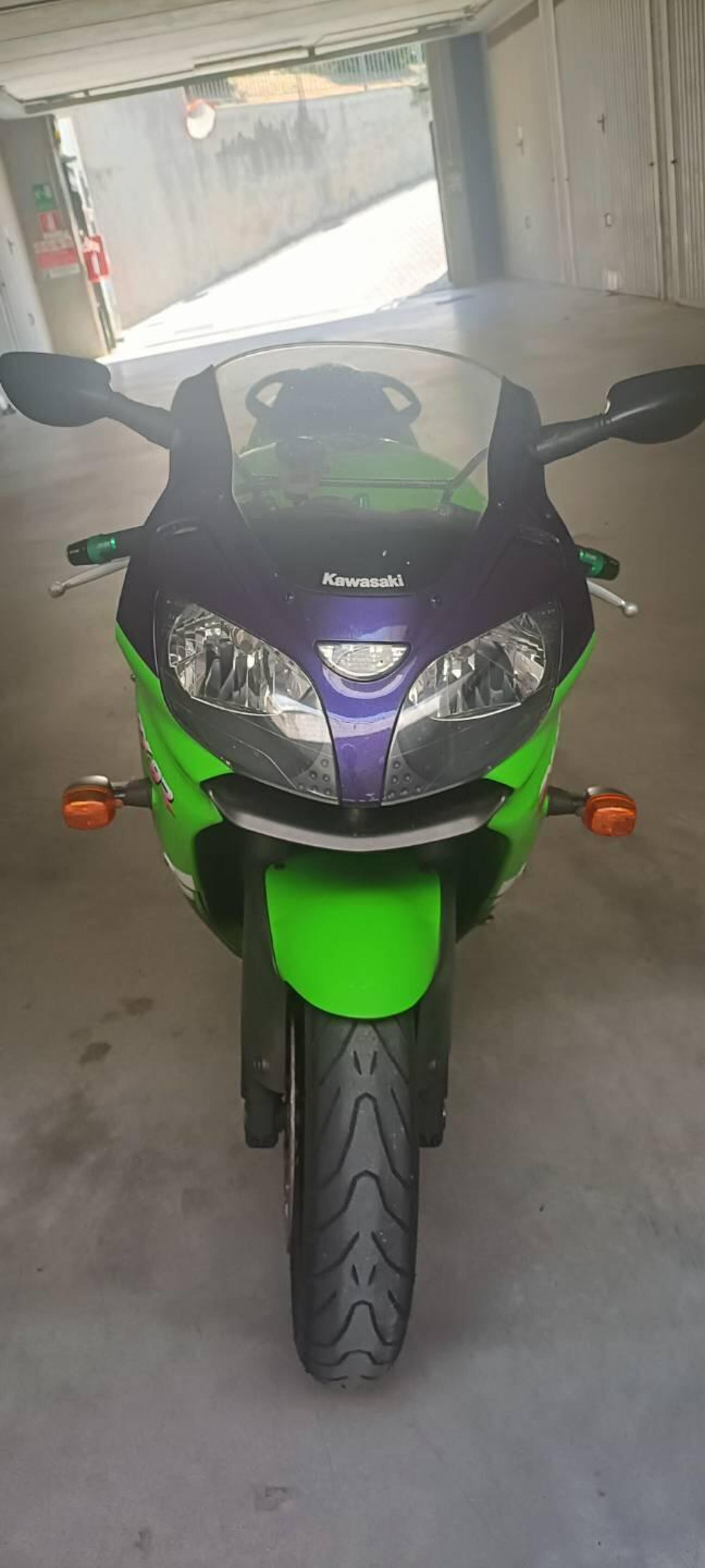 Vendo Kawasaki Ninja 900 ZX-9R (1998 - 01) usata a Orco Feglino