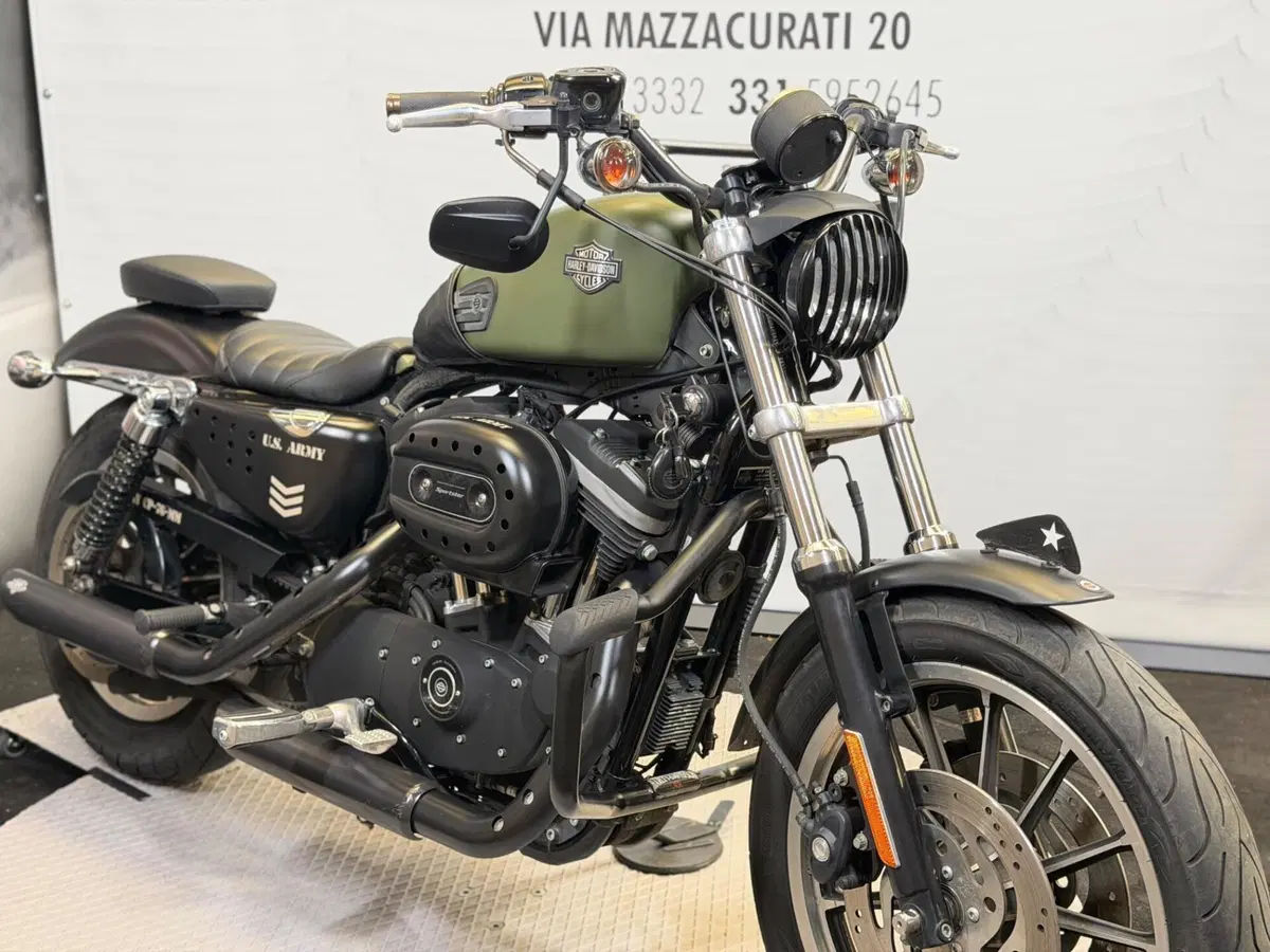 Harley-Davidson 883 R (2006 - 07) - XL 883R (4)
