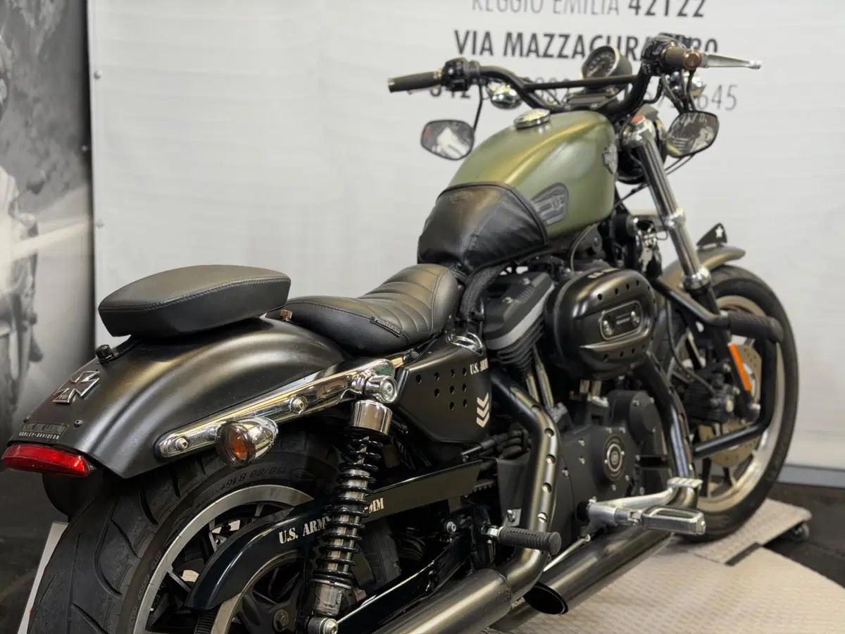 Harley-Davidson 883 R (2006 - 07) - XL 883R (10)
