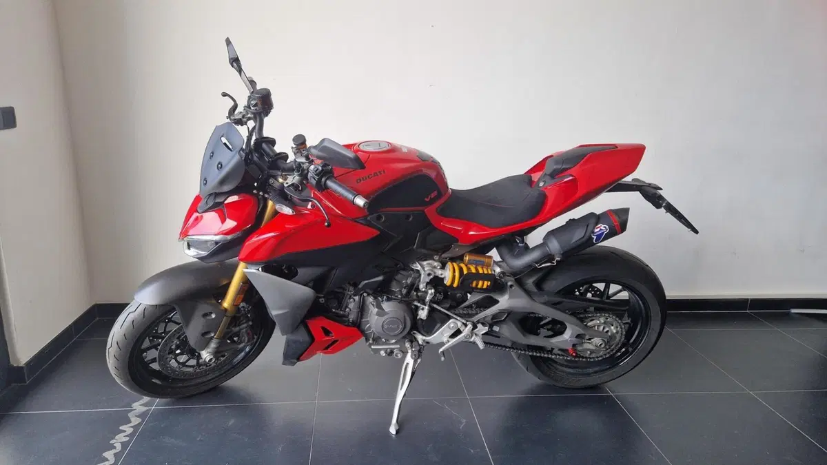 Ducati Streetfighter V2 S (2025 - 26) (2)