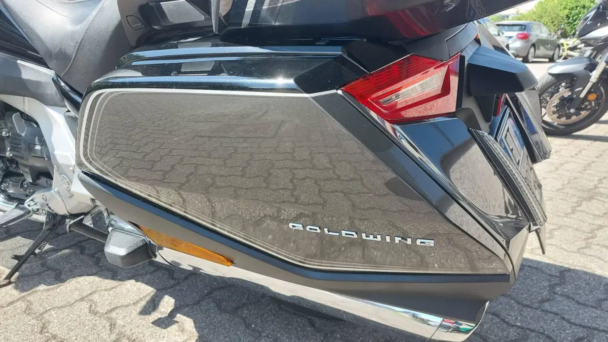 Honda GL 1800 Gold Wing DCT Tour (2020) (3)