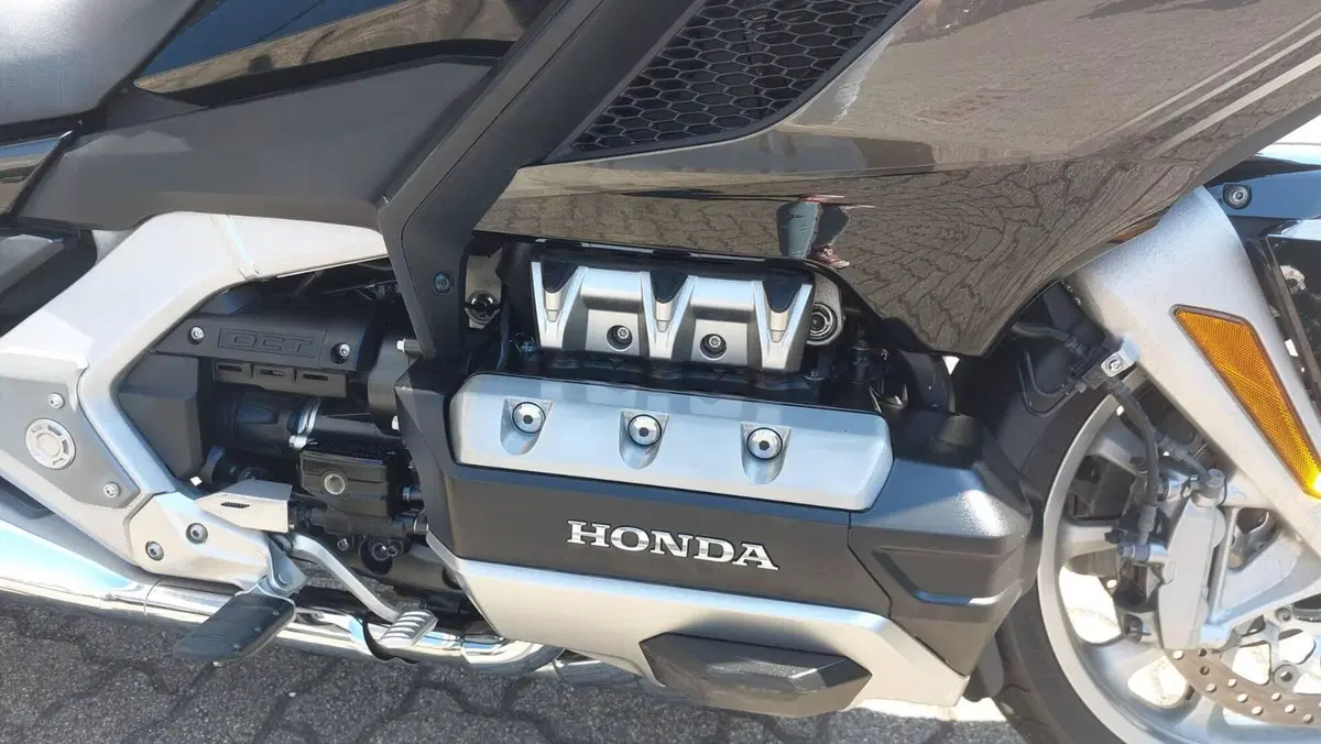 Honda GL 1800 Gold Wing DCT Tour (2020) (6)