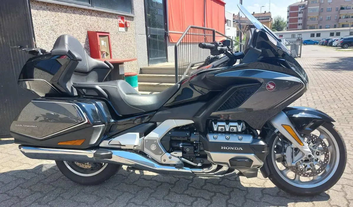 Honda GL 1800 Gold Wing DCT Tour (2020) (7)