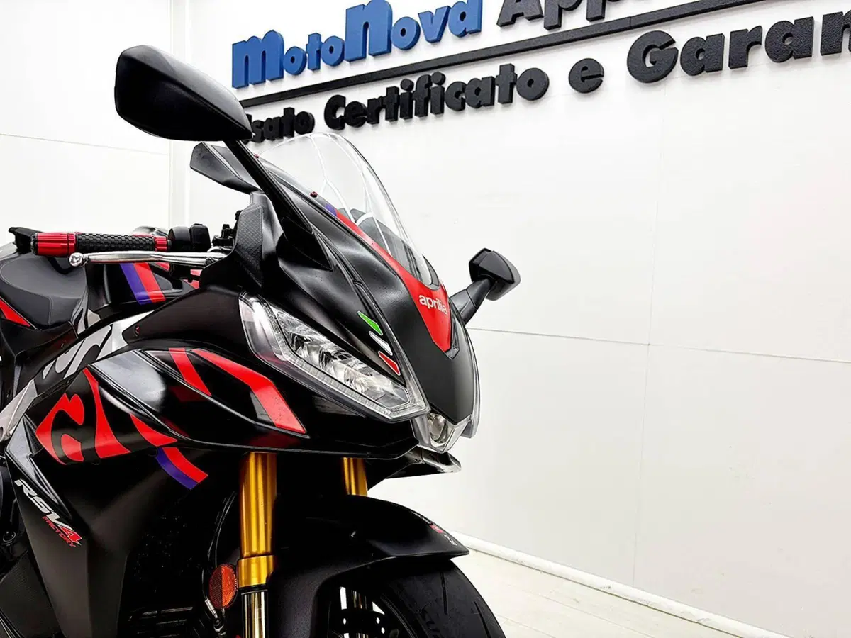 Aprilia RSV4 1100 Factory (2021 - 24) (10)