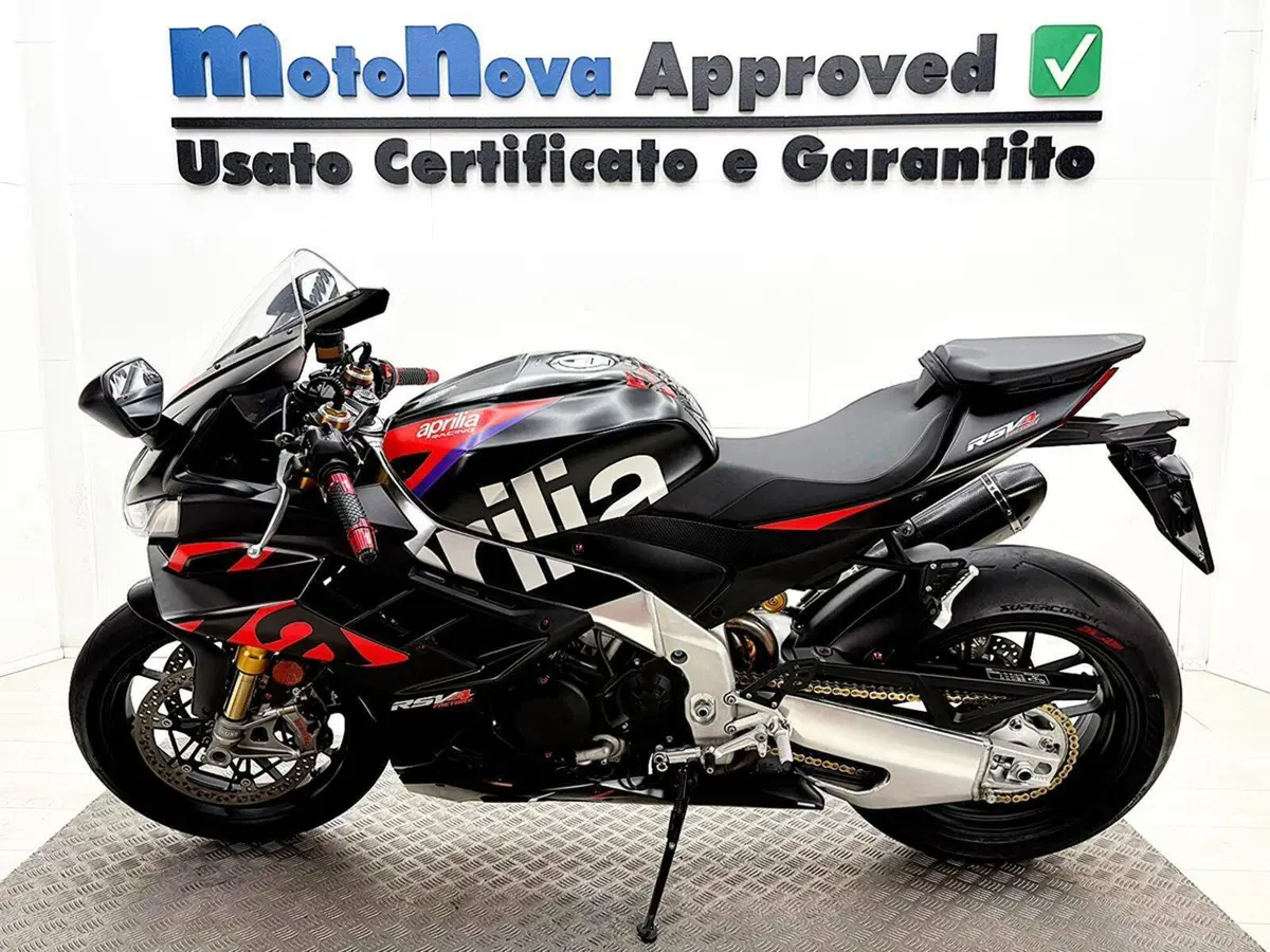 Aprilia RSV4 1100 Factory (2021 - 24) (2)