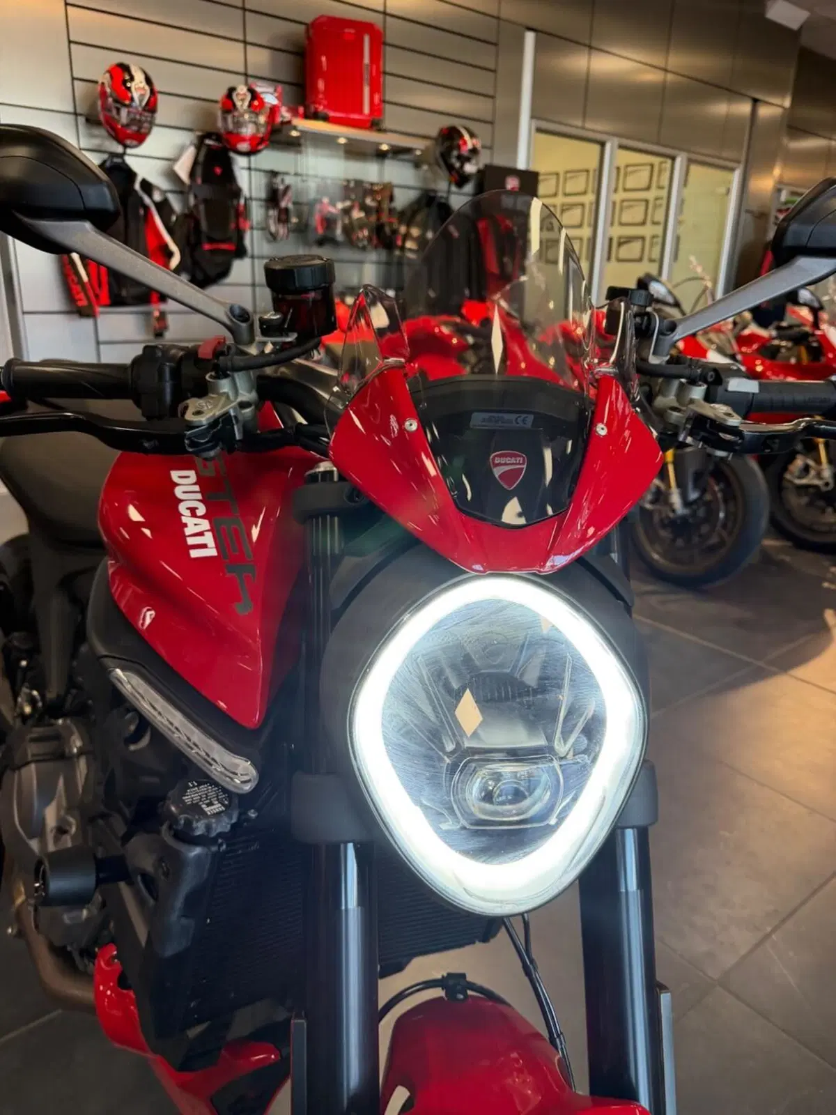Ducati Monster 937 + (2021 - 25) (9)
