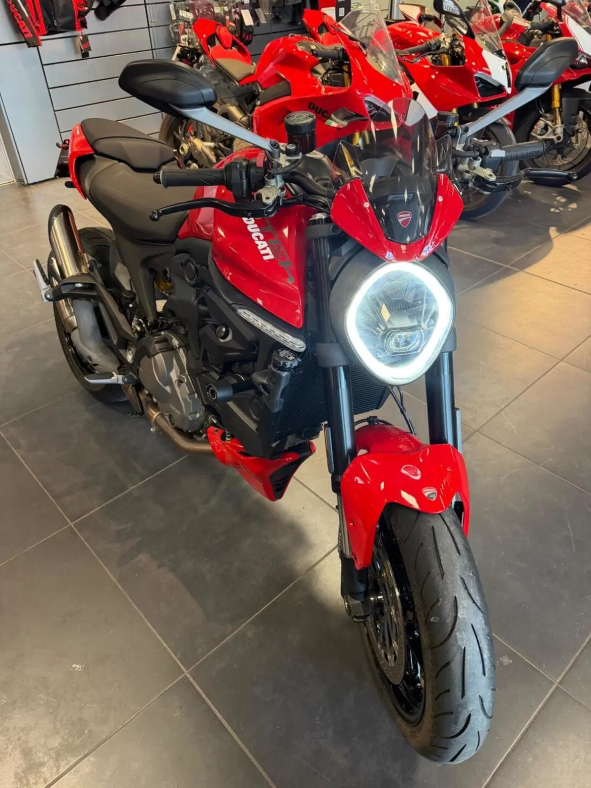 Ducati Monster 937 + (2021 - 25) (4)