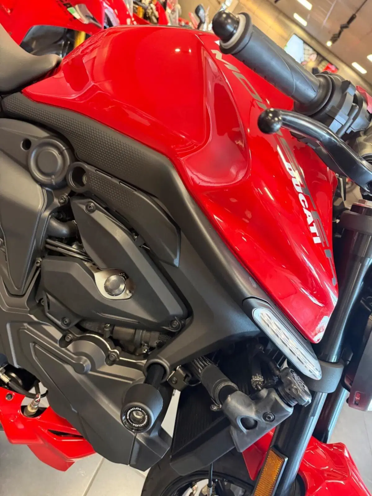 Ducati Monster 937 + (2021 - 25) (10)