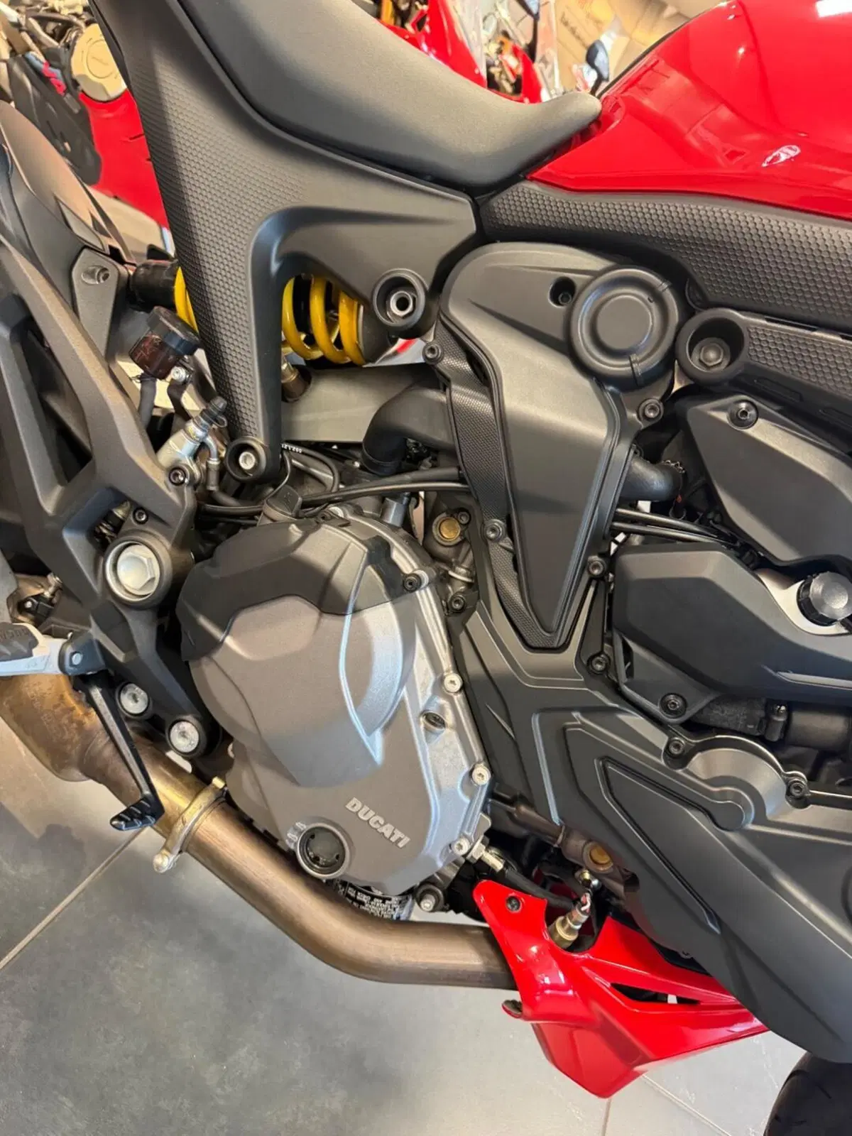Ducati Monster 937 + (2021 - 25) (11)