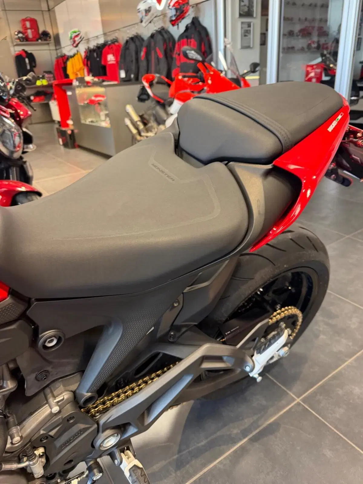 Ducati Monster 937 + (2021 - 25) (16)