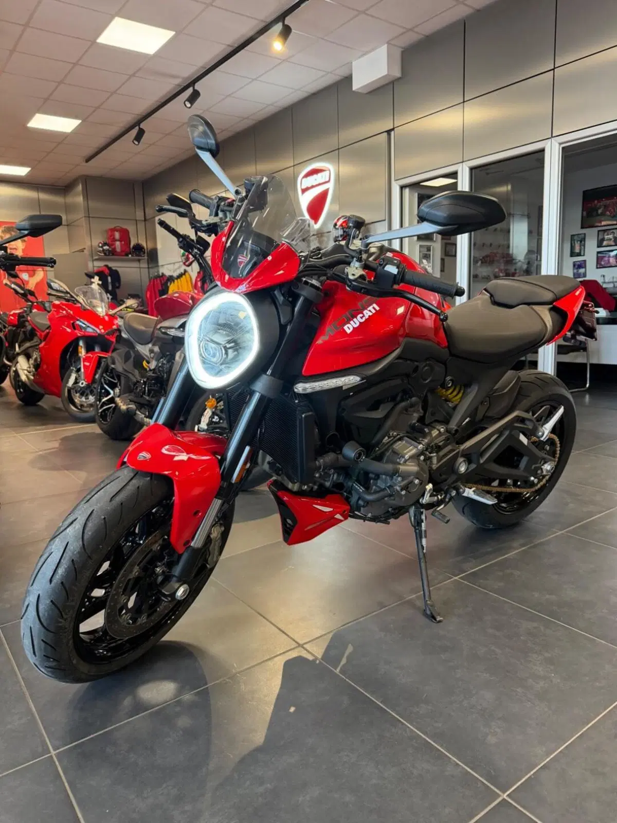 Ducati Monster 937 + (2021 - 25) (3)