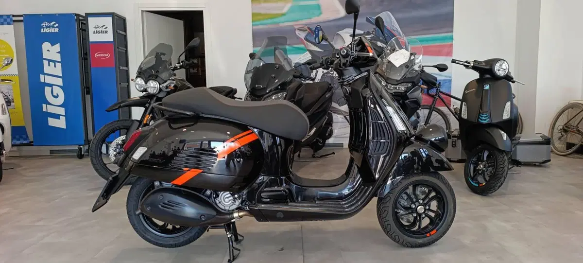 Vespa GTV 300 Hpe (2023 - 25) (2)