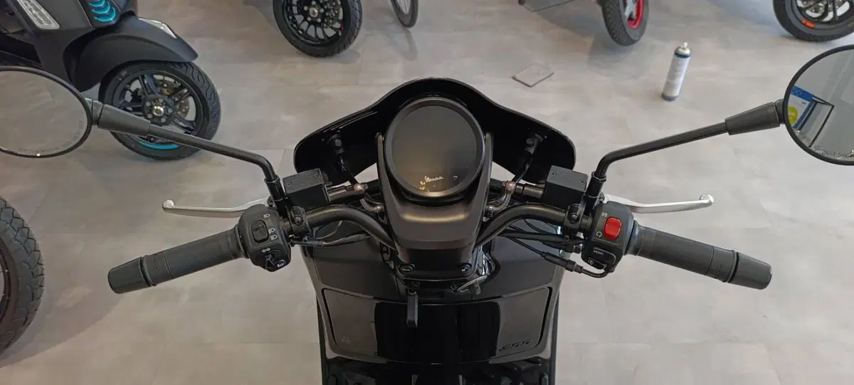 Vespa GTV 300 Hpe (2023 - 25) (4)