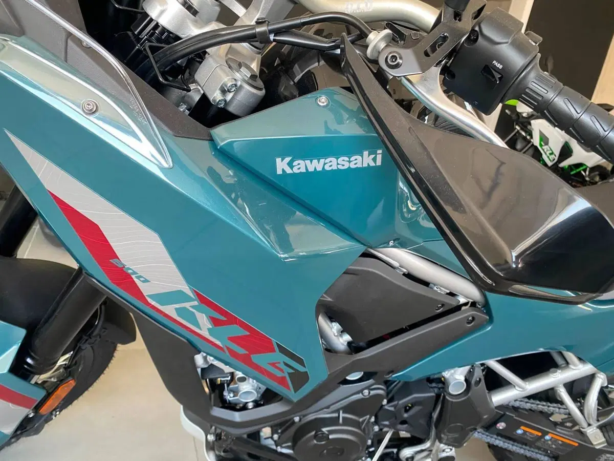 Kawasaki KLE 500 SE (2026) (6)